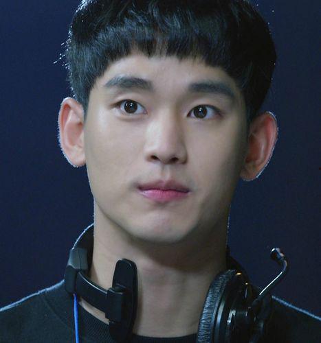 金秀贤背景资料,从韩流明星到国际巨星的多面人生