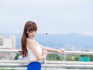 嫩模娜娜照片,青春魅力，光影流转